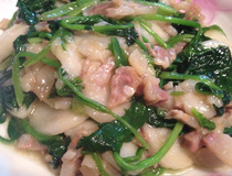 咸肉炒年糕的做法 家乡味道特色小炒香气扑鼻