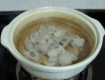 淮山排骨的做法 莲藕淮山排骨汤做法介绍